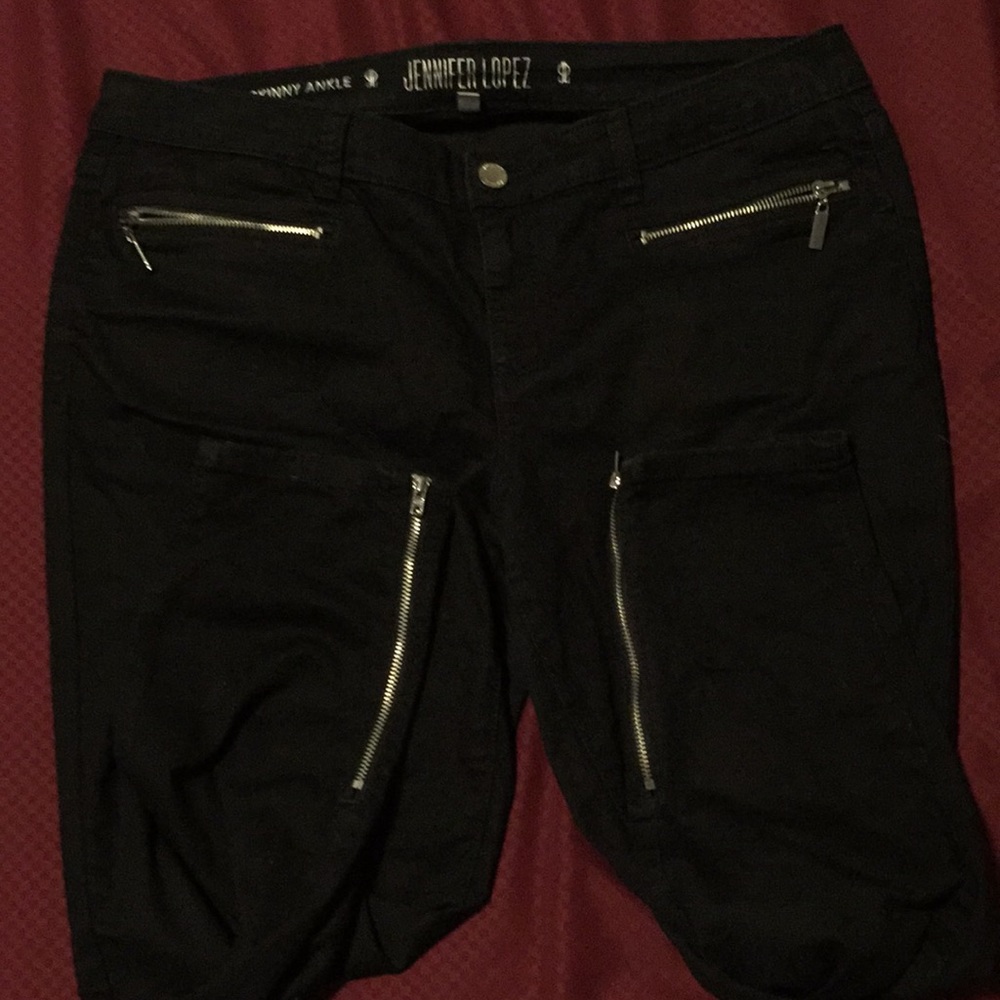 We women’s black Jennifer Lopez ankle pants